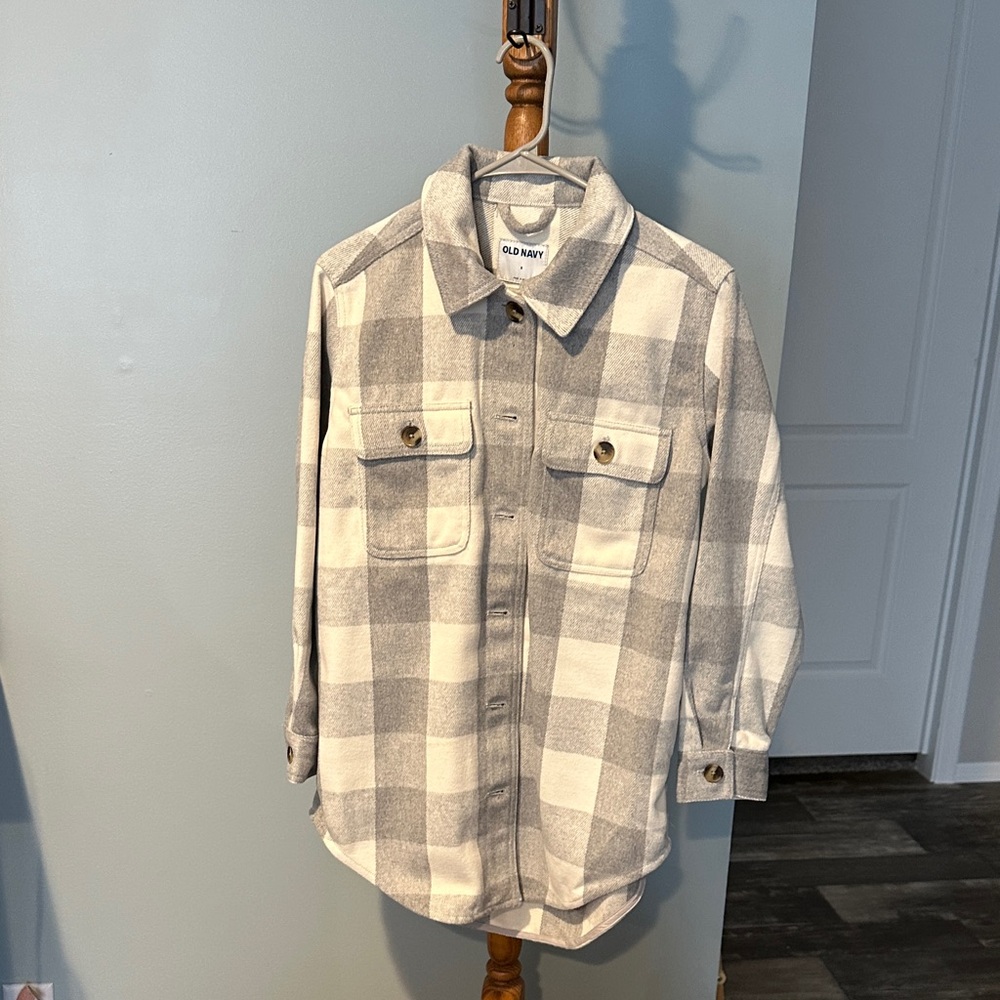 Old Navy Checkered Shacket in Gray and Cream